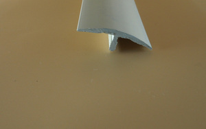 Bande d'étanchéité en PVC en forme de T, profilé d'extrusion plastique durable et écologique, bordure de finition pour hôpitaux et bâtiments, design moderne - Product Image 3