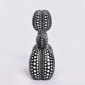 Yaratıcı sanat Chic puanl sanat tasarım siyah ve beyaz köpek dekor reçine balon köpek heykeli hediyeler ev dekorasyon - Product Image 3