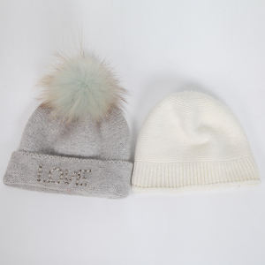 Gorros de Punto Personalizados 2026, 100% Acrílicos, con Logotipo con Incrustaciones de Diamantes, Unisex, con Pompón, para Invierno, de Color Sólido - Product Image 2