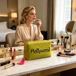 Bolsa de cosméticos de algodón tipo waffle con logotipo bordado, bolsa de maquillaje con borla y cremallera, organizador de artículos de aseo portátil para viaje para mujeres. - Product Image 3