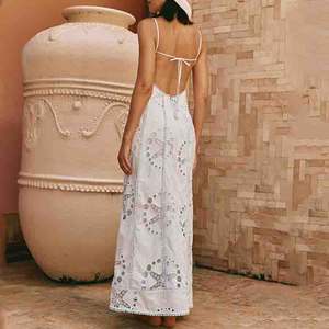 Robe longue décontractée en coton 100% brodée étoile de mer bleue ajourée, collection été Haute Couture - Product Image 4