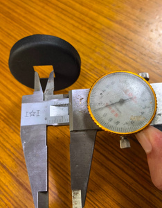 OUYA Capuchons de base ronds en acier d'estampage de conception moderne pour balustres carrés de 12.7mm - Product Image 2