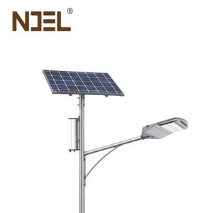 Farola <span class=keywords><strong>Solar</strong></span> Exterior de 30W-120W con Clasificación IP65 y Batería para Uso Público en Carreteras - Product Image 1