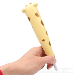 Portalápices con forma de jirafa de dibujos animados, juguete antiestrés de espuma PU para niños, regalo para aliviar el estrés. - Product Image 2