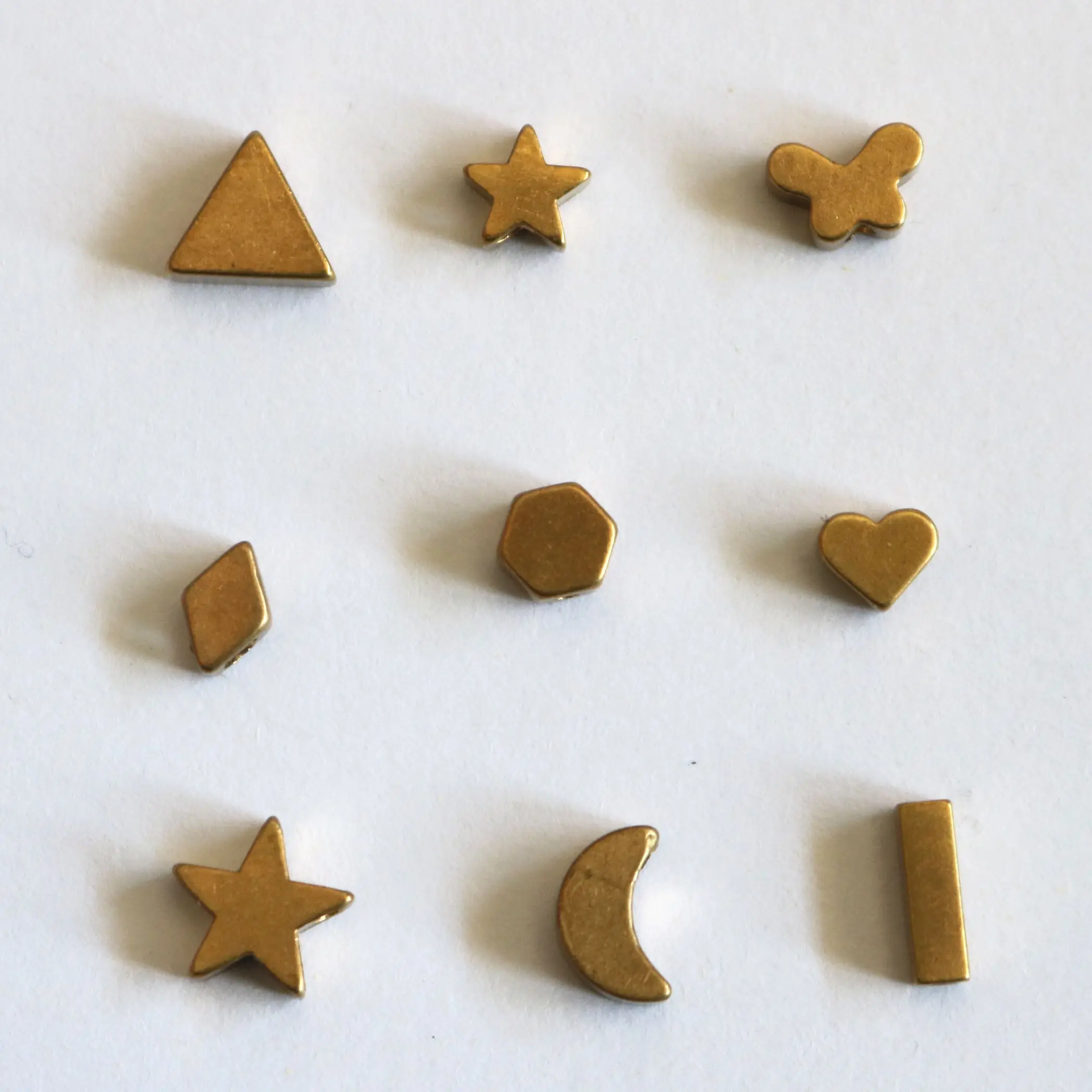 Pièces petite étoile en laiton, étoile en laiton, lune papillon, hexagone triangle, pièces de bar, vente en gros,