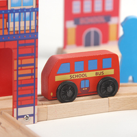 Set Kereta Edukasi Anak dengan Menara Jam 8 Karakter, Rel Kereta Kayu Multi-warna untuk Usia 5 hingga 7 Tahun dalam Kotak, Unisex