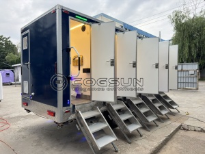 Remorque <span class=keywords><strong>de</strong></span> toilettes mobiles <span class=keywords><strong>de</strong></span> luxe spacieuse à quatre portes, idéale pour les chantiers <span class=keywords><strong>de</strong></span> construction et les événements en plein air - Product Image 2