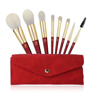 Logo personnalisé 8 pcs <span class=keywords><strong>Pinceaux</strong></span> Vegan Rouge Jour de Noël Marque Privée Cosmétiques Maquillage Ensembles de <span class=keywords><strong>Pinceaux</strong></span> avec Boîte - Product Image 2