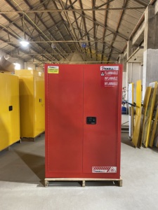 CE-geprüfte <span class=keywords><strong>OSHA</strong></span>-Standard Steke llin 12G/45L Sicherheits schränke für industrielle rote brennbare Chemikalien