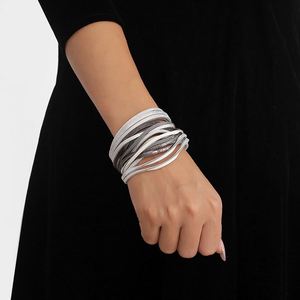 กำไลข้อมือหนังลายชนเผ่า  สั่งซื้อขั้นต่ำน้อย  ชุบ PVD สีน้ำเงิน  ของขวัญวันหยุดสำหรับผู้หญิง  น้ำหนักเป็นกรัมต่อชิ้น - Product Image 3