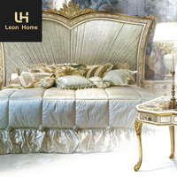 Meubles de décoration haut de gamme élégants et haut de gamme Ensemble de chambre à coucher de luxe en or vert avec banc de table de chevet
