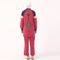 Hızlı Kuruyan Nefes Alabilen Hafif Uzun Kollu Polyester/Pamuk Özelleştirilebilir Tesettür Spor Giyim İki Parçalı Aktif Spor Seti Kadın