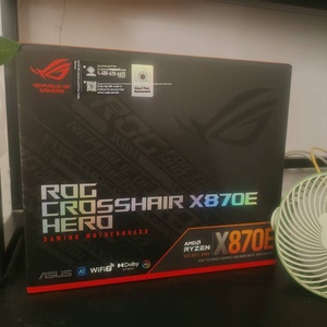 ROG CROSSHAIR X870E HERO <span class=keywords><strong>DDR5</strong></span>マザーボードATXフォームデスクトップ<span class=keywords><strong>AMD</strong></span> CPU 9000シリーズ対応ダブルSATA用 - Product Image 4