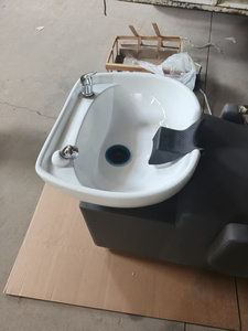 Chaise de lavage de cheveux en cuir synthétique de haute qualité au design moderne avec bac en céramique, écologique et imperméable - Product Image 5
