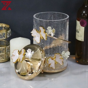 Pot à nourriture en verre texturé transparent avec support métallique papillon, personnalisable, solide et durable, directement de l'usine - Product Image 6