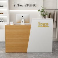 Petit meuble de réception de vêtements Bureau de réception Petit comptoir de table avant Design de boutique