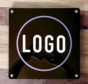 Letrero de Acrílico Personalizado con Logotipo, Impresión UV, Panel Transparente para Exhibición, Marca Comercial y Señalización Promocional - Product Image 1