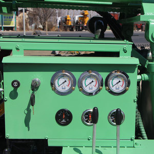 เครื่องเจาะบ่อน้ำแบบเคลื่อนที่ Jutop Crawler ใช้เครื่องยนต์ดีเซล ระบบลมและมอเตอร์ปั๊มน้ำ สำหรับเจาะบ่อน้ำลึก 200 เมตร เพื่อการเจาะที่มีประสิทธิภาพ - Product Image 2
