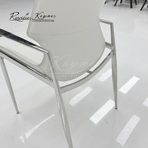 Silla de Comedor Personalizable Keynes de Cuero Sintético Blanco con Estructura de Acero Inoxidable, Venta al Por Mayor para Uso Comercial - Product Image 5