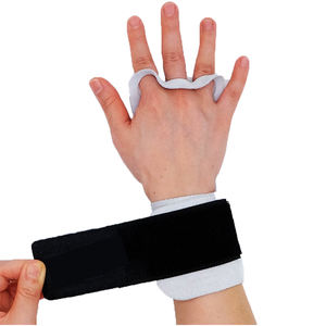 Protection de paume en <span class=keywords><strong>cuir</strong></span> de vachette double couche sans doigts avec logo personnalisé et haltérophilie avec dragonne - Product Image 3