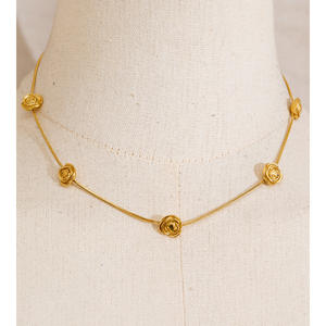 JINYOU 403 Collar de Acero Inoxidable con Diseño Exquisito de Rosa, Chapado en Oro de 16K, Cadena de Serpiente Fina, Joyería - Product Image 3