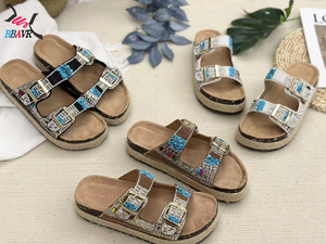 Pantuflas Antideslizantes con Pedrería para Mujer 2025, con Suela Gruesa para Playa y Uso Casual - Product Image 5