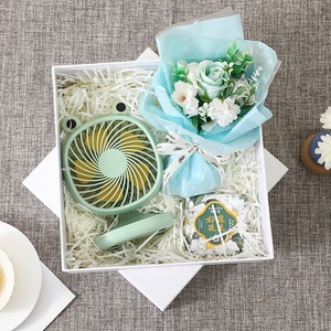 Venta al por mayor de rosas cuadradas caja de regalo conjuntos rectángulo dama de honor sombrero negro papel cartón jabón Flores <span class=keywords><strong>Amor</strong></span> flores cajas - Product Image 1