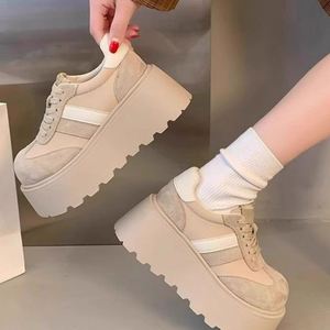 Zapatillas Blancas de Primavera 2026, Suela Suave y Plataforma Gruesa, Estilo Informal y Combinable para Estudiantes - Product Image 1