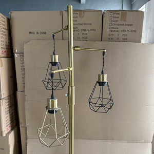 Lampada da terra Vintage a 3 luci industriale con elegante testa montata in rete con Base robusta per soggiorno con luce a palo Vintage alta - Product Image 3