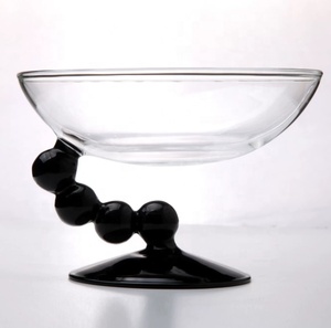 Bol à dessert en <span class=keywords><strong>verre</strong></span> à tige perlée noire personnalisé en gros - <span class=keywords><strong>Verre</strong></span> à cocktail artistique moderne pour glace et fruits - Product Image 3