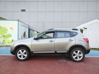 Nissan Qashqai 2015 2.0XL Coolfire CVT 2WD d'occasion, conduite à gauche, pneus R17, intérieur foncé, sièges en tissu