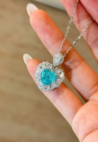 Collier avec pendentif en pierre précieuse bleue en forme de cœur et chaîne à maillons, collection de bijoux fantaisie, vente en gros, faible MOQ