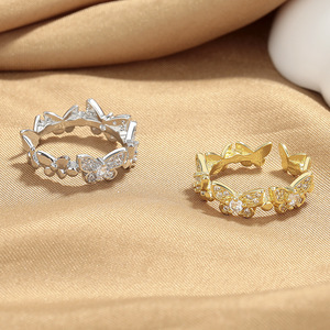 Anello Aperto a Farfalla per Donne, Regolabile con Pietra Scintillante, Design Unico, Gioiello Elegante da Dito - Product Image 4