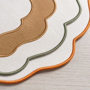 Serviettes en lin/coton, serviettes en lin monogrammées, serviettes en lin festonnées personnalisées, color-blocking, broderie artisanale, set de table - Product Image 2