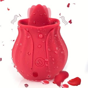 Vibratore a Forma di Rosa Rossa con Funzione Succhiante per Clitoride, Dildo Massaggiatore Punto G per Donne, 10 Frequenze, Ricaricabile USB, 100% Impermeabile - Product Image 1