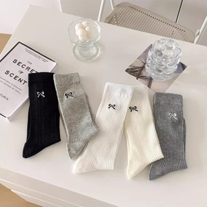 Women's Mid Calf Socks With Bow Breathable Slouch Style Solid Color Polyester Fiber Sweat Absorbing Casual Socks - Product Image 3