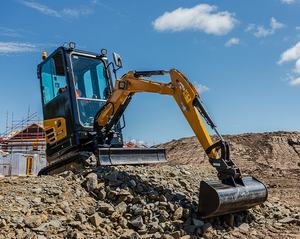 Miniexcavadora Sany SY18C de 1.8 Toneladas, Excavadora Compacta con Motor Yanmar, Orugas Retráctiles, Sistema Hidráulico Auxiliar, Microexcavadora Lista para Exportación - Product Image 1