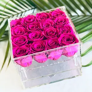 Ogni amore ha conservato le rose in un portagioie in acrilico con rose reali che l'ultima proposta personalizzata Box rose alla rinfusa