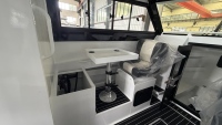 Bateau de pêche en aluminium Profisher à coque profilée de 9,6 m, grande cabine personnalisable avec flotteur intégré pour une sécurité accrue