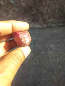 Oferta Especial: Rubí Natural Marrón, Gema Suelta en Bruto, Semitranslúcida, 464 Quilates, Origen Rajasthan, SHRI KRISHNA ASHIRWAD GEMS - Product Image 5