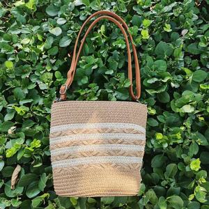 Bolso de Hombro Tipo Cesta Tejida de Paja Pequeño y Económico para Mujer, Ideal para Verano, Playa y Viajes al Aire Libre - Product Image 5