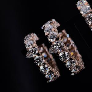 Maßgefertigter Eternity-Ring für Herren aus massivem 10K Roségold mit seitlich gefassten 0,50 Karat CVD-Labor-Diamanten - Product Image 4