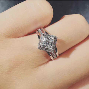 Anello a rombo lucido da donna, stile a quattro griffe, elegante accessorio da dito per feste e matrimoni, idea regalo - Product Image 2