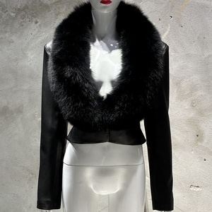 Giacca in Vera <span class=keywords><strong>Pelle</strong></span> di Pecora con Ampio Collo a Scialle, Design con Spalle Larghe, <span class=keywords><strong>Blazer</strong></span> Corto Rosa da <span class=keywords><strong>Donna</strong></span>, Autunno/Inverno 2025 - Product Image 3