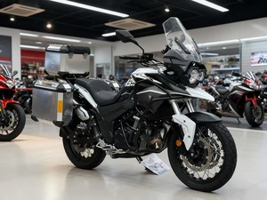 RX3S 400 d'occasion fabriqué en Chine |   Motocyclette de tourisme Zongshen Cyclone |   Bicylindre + ABS + Refroidissement par eau - Product Image 6