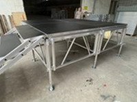 Scène en aluminium pour spectacles itinérants, spectacles théâtraux, spectacles en boîte de nuit et spectacles commerciaux de grande envergure