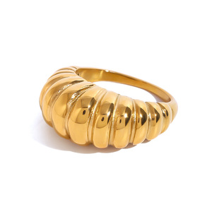 Anillo con Patrón Trenzado, Chapado en Oro de 18K, Acero Inoxidable, Diseño Geométrico, Joyería de Moda Unisex, Regalo - Product Image 1