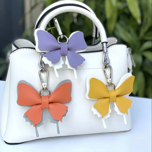 Lindo colgante de mariposa varios colores PU cuero mariposa llavero bolsa encanto accesorio bolso colgantes monedero cartera encantos - Product Image 4