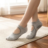 Chaussettes de yoga et de Pilates pour femmes, antidérapantes, en coton, à cinq doigts, de haute qualité, avec logo personnalisable, tricotées, à doigts séparés, pour l'entraînement en intérieur