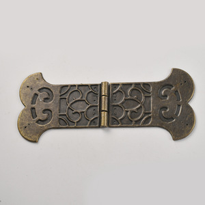 Traditional Zinc Alloy Furniture Hinge 4 Mm Thickness Surface Mount For Handicrafts Durable Design - Product Image 1